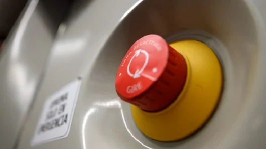 ¿En qué casos se debe usar el botón rojo del Metro de Medellín?