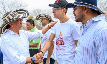 Campesinos reciben en Córdoba 3 haciendas que eran de narcos