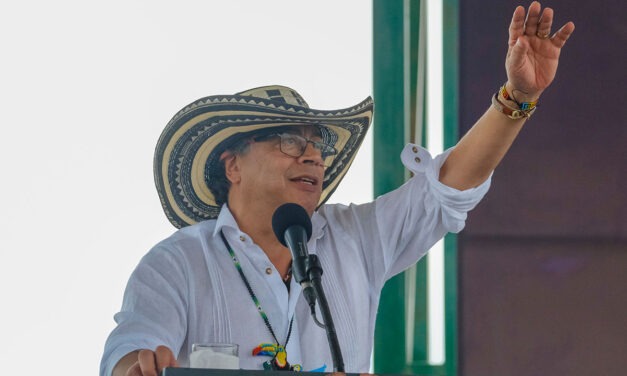 En Medellín, Petro triplica transferencias a mayores de 80 años