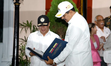 Petro y Nicolás Maduro en compromiso de Paz de ambos países