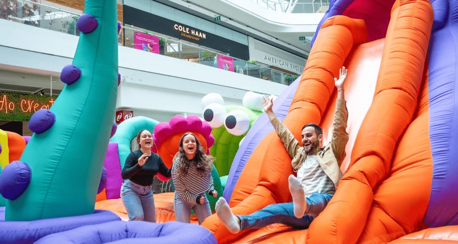 Monstervilla: el inflable para niños y para adultos en Viva Envigado