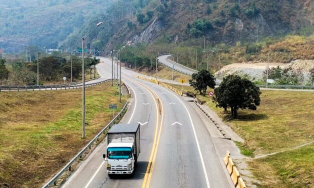 Defensoría del Pueblo pide al Gobierno y transportadores agilizar diálogo