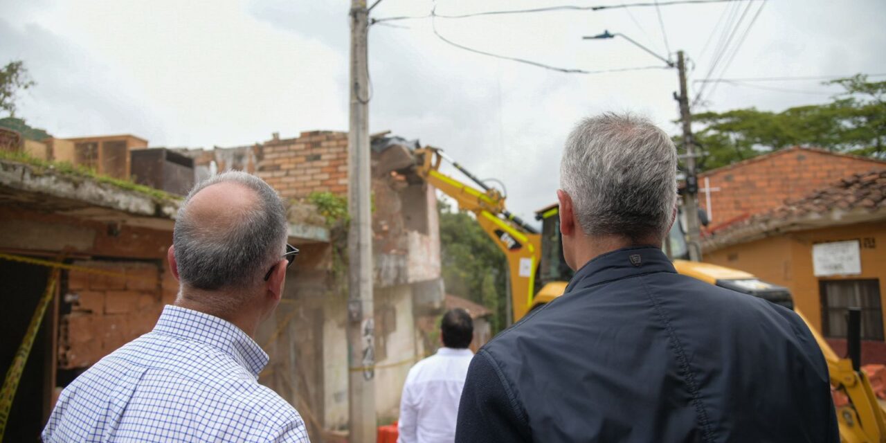 Andrés Julián ordena demolición de 18 casas de vicio en Amaga, Antioquia