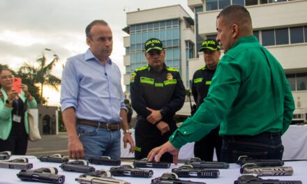 Alcalde de Cali anunció incautación de 309 armas de fuego