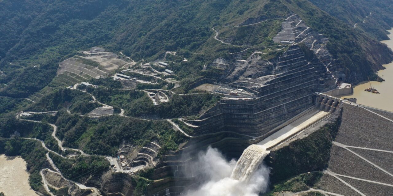 Grupo de personas bloquean vías de acceso a hidroeléctrica Ituango