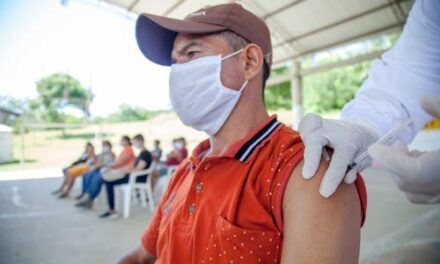 Recomiendan aplicar nueva dosis de la vacuna contra el COVID-19