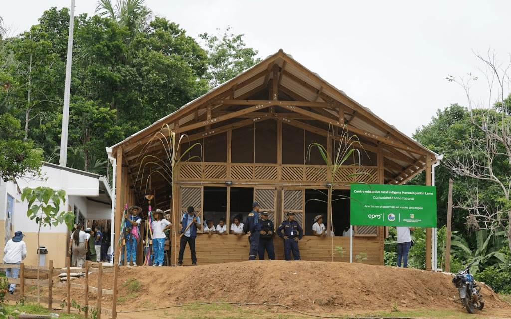 Comunidades indígenas de Urabá reciben 5 nuevas escuelas