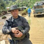 Policía rescata once mascotas en inundación de Montebello