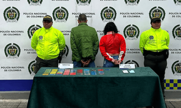 Así realizaban el ‘cambiazo’ de tarjetas en cajeros electrónicos