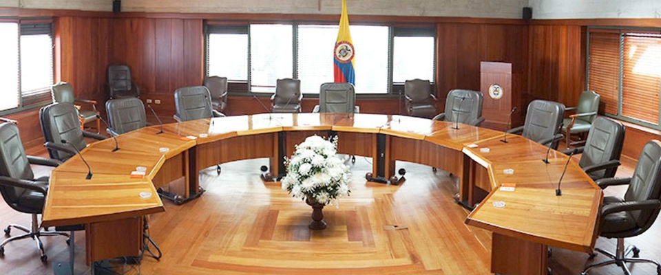 Corte Constitucional denuncia espionaje ante la Fiscalía