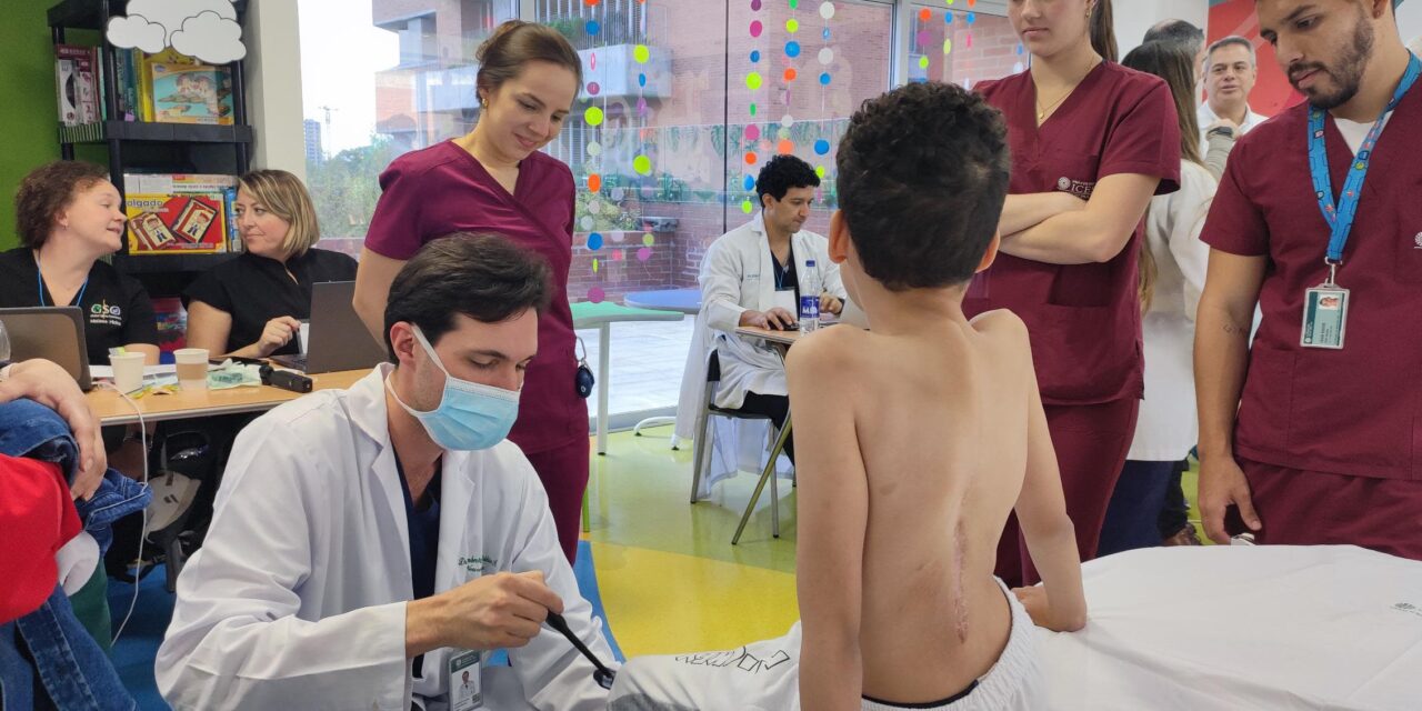 Jornada de columna y escoliosis beneficia 4 mil niños en Colombia