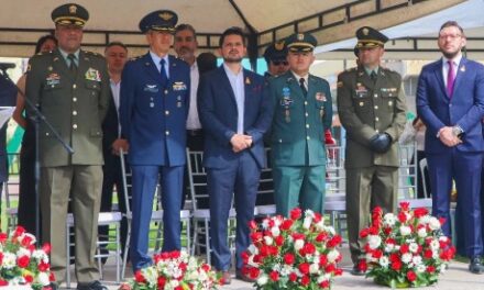Mosquera rinde homenaje a las Fuerzas Militares y reconoce el papel de las mujeres en la defensa de la Nación