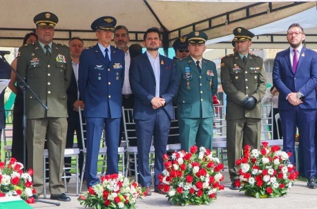 Mosquera rinde homenaje a las Fuerzas Militares y reconoce el papel de las mujeres en la defensa de la Nación