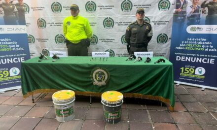 Hallan armamento en canecas de pintura en Terminal de Medellín