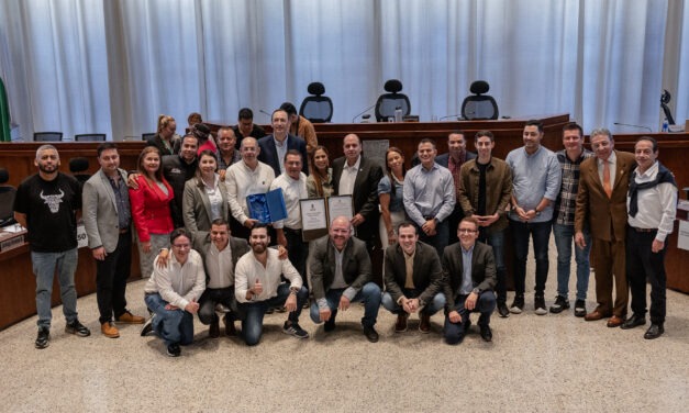 Rinden homenaje a defensores de Derechos Humanos en Medellín
