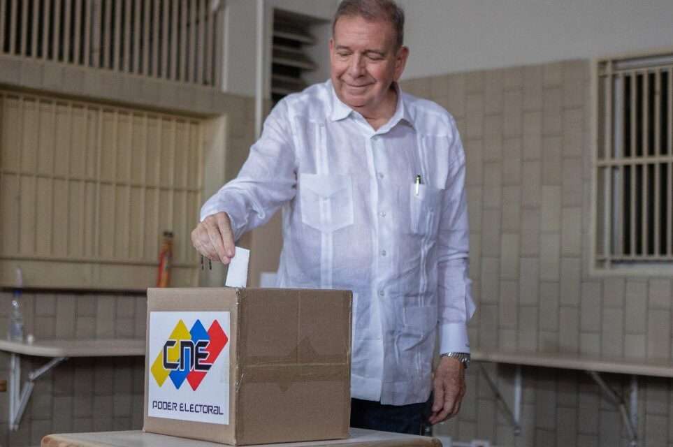 España niega acuerdo con Venezuela tras salida de González