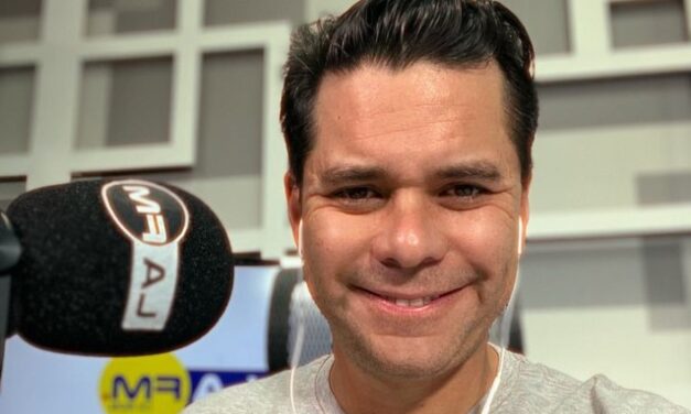 Fuentes de confianza afirman que Luis Carlos Vélez sale de La FM
