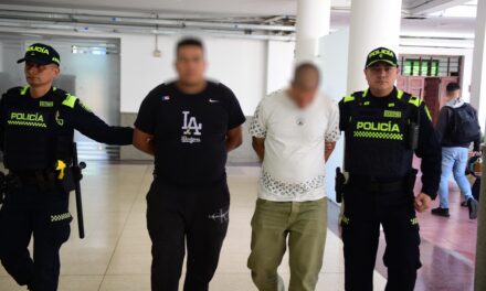 Capturan dos hombres en Caldas con armas ilegales y un requerimiento judicial por homicidio