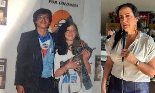Aparece mujer de foto con Petro: «el arma no es real, es montaje»