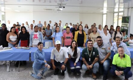 Capacitan más de 100 mujeres chatarreras de Segovia, Antioquia