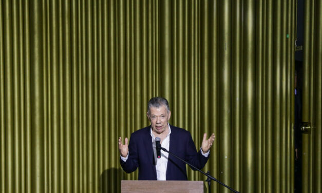 «Santos propone sumar a Ucrania y la UE al diálogo de paz»