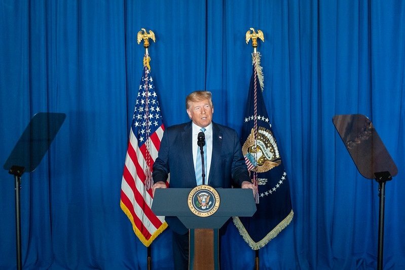Donald Trump insiste en amenaza de aranceles a México y Canadá la próxima semana