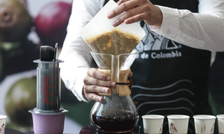 Consumo de café o de frutos secos se asocia con mejora de la salud hepática