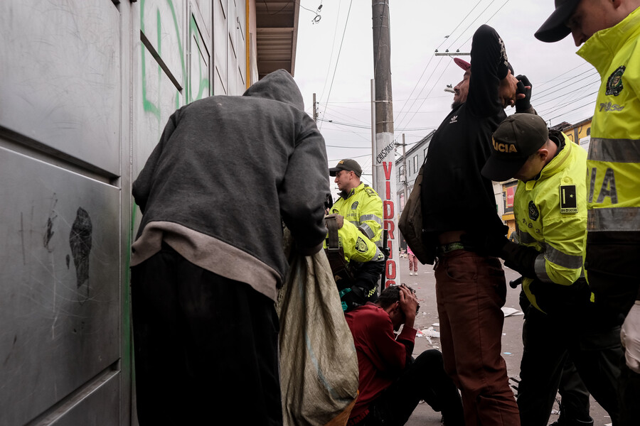Megaoperativo en el barrio San Bernardo, una de las ollas más grandes de Bogotá