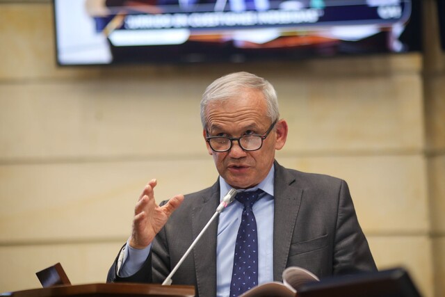 Autorizan rastreo financiero y geográfico a Carlos González