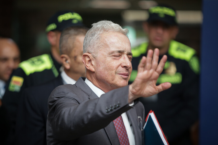 Corte suspende temporalmente el juicio contra Álvaro Uribe Vélez