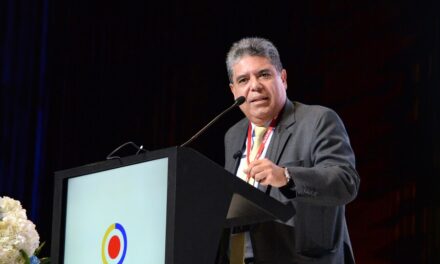 Contralor alerta sobre alto costo de la consulta popular de Petro