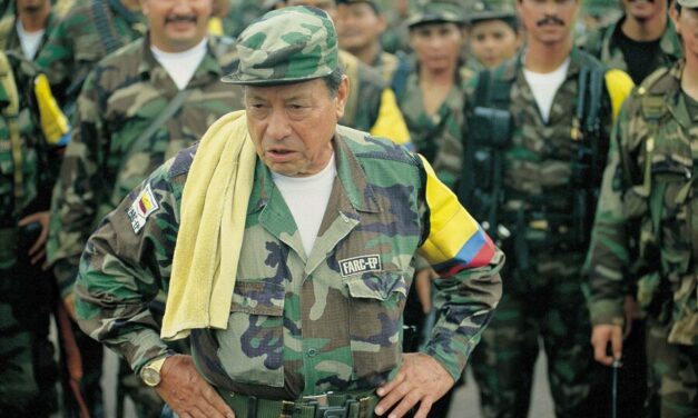 No reescribamos la historia: Tirofijo y la verdad sobre el pasado oscuro de un delincuente