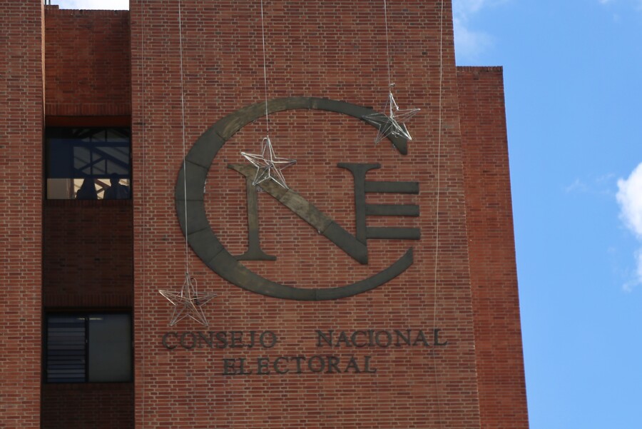 CNE ordena pruebas por financiación irregular en campaña de Petro