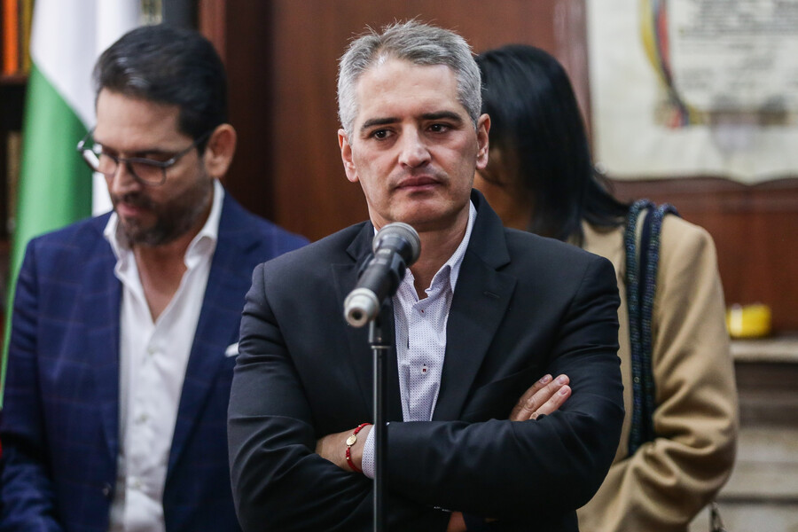 Multan a gobernador de Antioquia y alcalde de Granada por crisis con bomberos: ¿qué pasó?