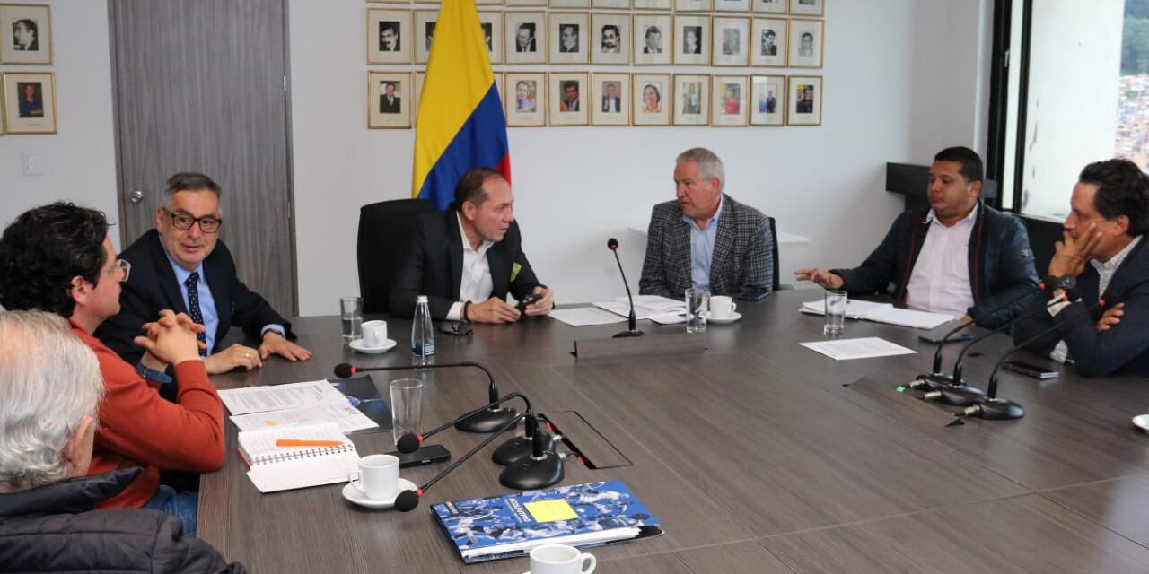 Ministerio de Trabajo convoca a mesa de diálogo para evitar huelga de futbolistas