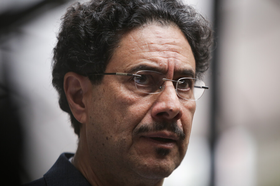 Exparamilitar acusa a Iván Cepeda de ofrecer beneficios a cambio de declarar contra Álvaro Uribe