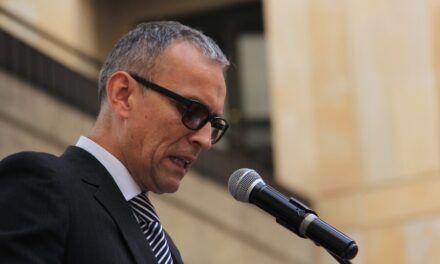 Magistrado que suspendió el juicio contra Uribe defendía al exministro Andrés Felipe Arias