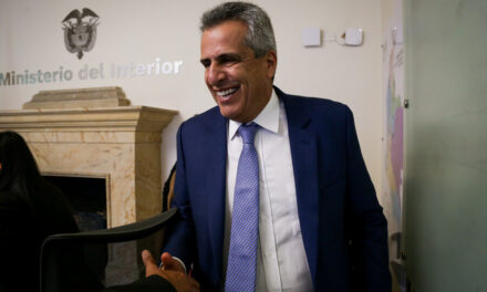 Exministro Velasco, en la mira por contratos irregulares de la UNGRD