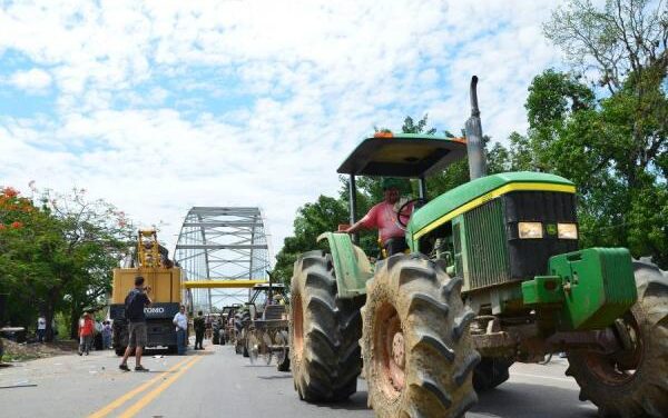 Transporte de carga pierde $1.750 millones diarios por el paro arrocero