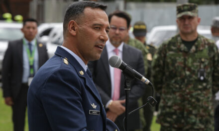 Ministro de Defensa Pedro Sánchez cita a generales de las Fuerzas Militares y Policía