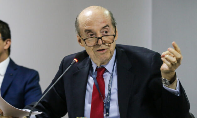 Álvaro Leyva habla del comportamiento de Petro sin mencionarlo desde su trinchera de X