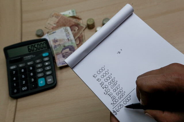 Ingresos tributarios no alcanzan para cumplir regla fiscal: CARF
