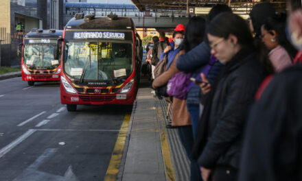 Presunto ladrón muere embestido por un bus de TransMilenio tras robo en la estación Pepe Sierra