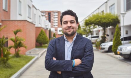 Javier Ricardo Torres Betancourt, nuevo Director Administrativo de Comfenalco Antioquia