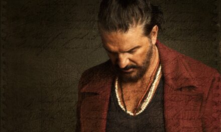 Ricardo Arjona lanza el videoclip de “70%”, su nuevo sencillo del álbum SECO