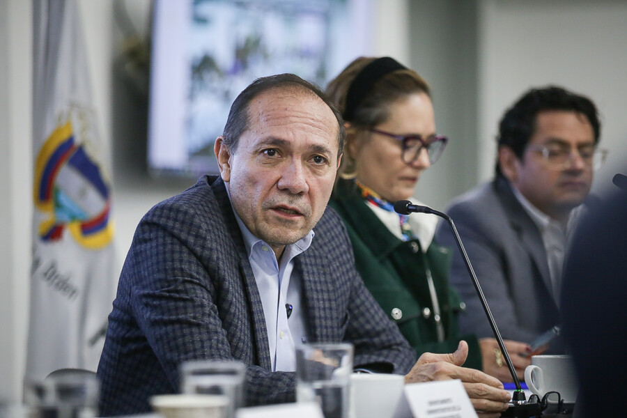 Gobierno logra acuerdo para incremento salarial de trabajadores estatales