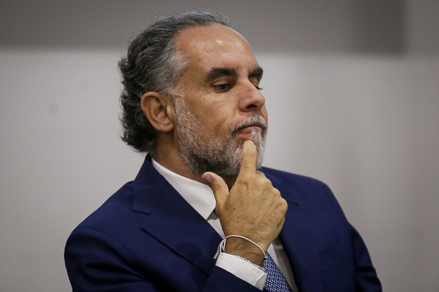Benedetti acusa al presidente del Senado de incumplir normas democráticas durante votación de consulta popular