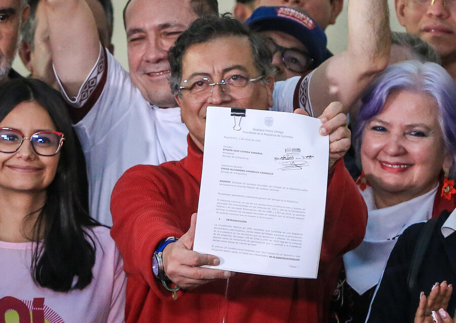 Petro plantea financiar con vigencias futuras la consulta popular