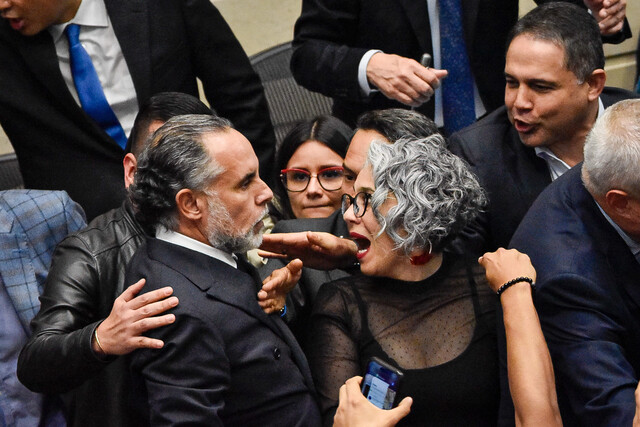Benedetti y su jugara para activar la Consulta Popular por decreto