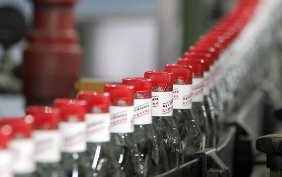 El aguardiente amarilla de manzanares ya está en Antioquia